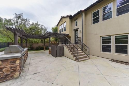 28 Climbing Vine, Irvine CA  92603-0200 exterior