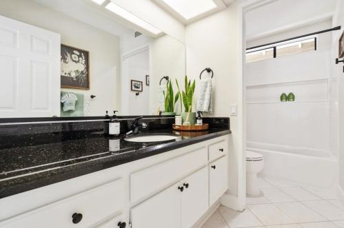 1938 White Birch Dr, Vista CA  92081-7316 exterior