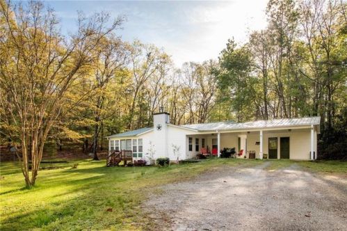 431 Chattooga Ridge Rd, Mountain Rest, SC 29664-9715