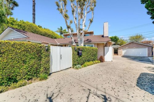 11612 Kensington Rd, Los Alamitos, CA 90720-4040