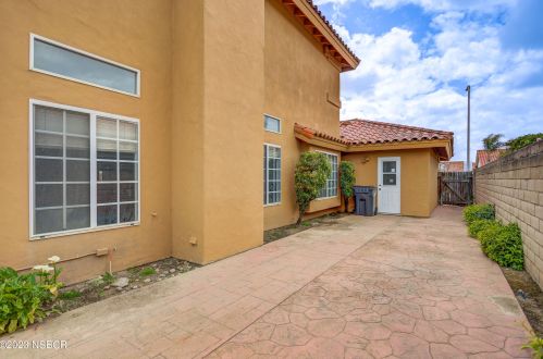 2418 Sandpiper Dr, Santa Maria CA  93455-1521 exterior