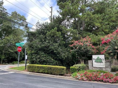 804 Berkeley Woods Dr, Duluth, GA 30096-6358