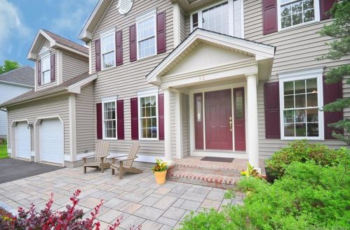 32 Centerbrook Dr, Farmington, CT 06032-3332