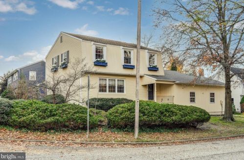 260 Village Ct, Haddonfield NJ  08033-1046 exterior