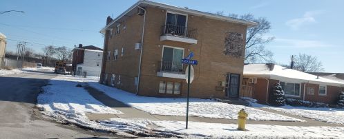 371 Mackinaw Ave, Calumet City, IL 60409-2524