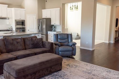 676 Catalina Ln, Austin TX  78737-4715 exterior