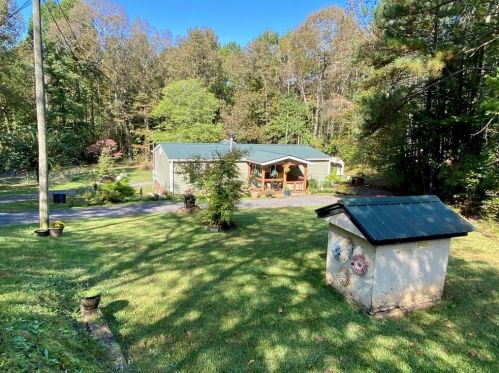 55 Pineknoll Dr, Dawsonville, GA 30534-6750
