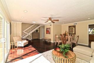 19 Redwood Tree Ln, Irvine, CA 92612-2226