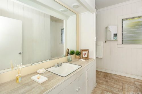 3347 Monsarrat Ave, Honolulu HI  96815-4447 exterior