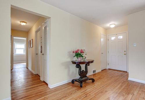 1433 Rosita Dr, Palatine, IL 60074-5603