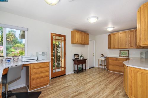 3381 El Monte Dr, Concord CA  94519-2806 exterior