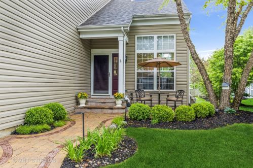 7732 Geneva Dr, Gurnee, IL 60031-5150