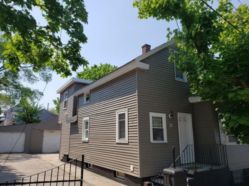 33 Hillhurst Ave, Providence, RI 02909-4703