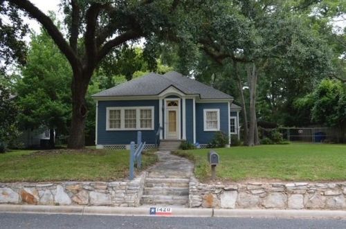 1420 21st St, Huntsville, TX 77340-5044