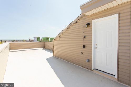 1704 4 St, Philadelphia PA 19133-3230 exterior