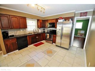 2826 Chesapeake Blvd, Norfolk VA  23509-2510 exterior