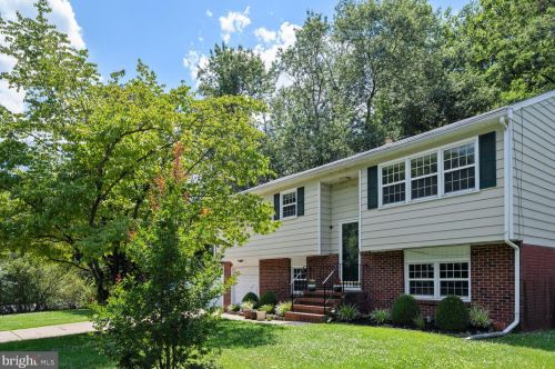 561 Rutgers Ave, Trenton, NJ 08619-2331