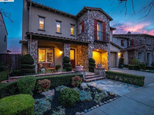 124 Geranium Ct, San Ramon, CA 94582-5216