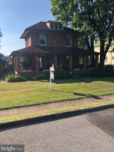 18 Lombard St, Graceham, MD 21788-2018