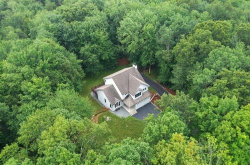 452 Chestnut Hill Rd, Glocester, RI 02814-1937