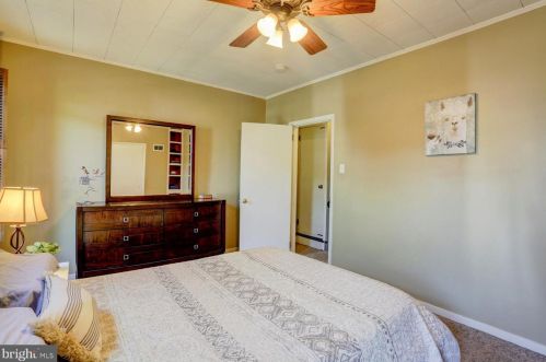 521 Walnut St, Lancaster PA  17603-3305 exterior