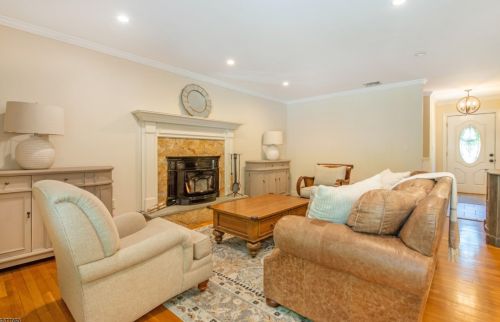 21 Woodland Ct, Kinnelon, NJ 07405-2919