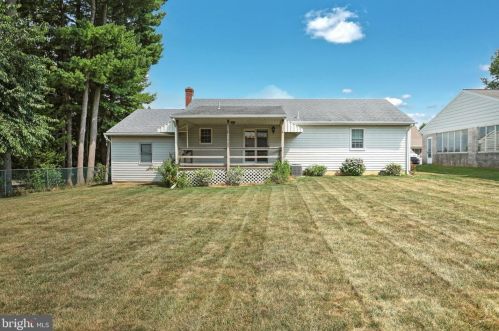 764 Walnut St, Hanover PA 17331-2051 exterior