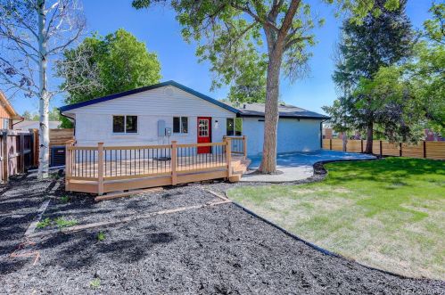 8806 Asbury Dr, Aurora CO  80227-2306 exterior