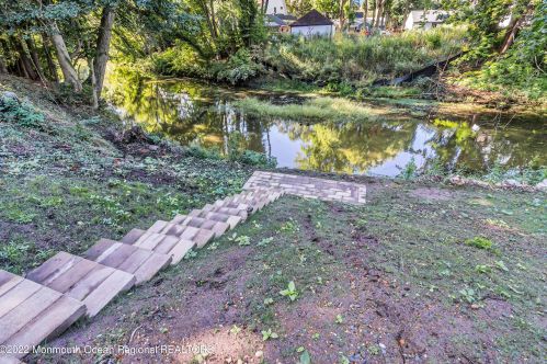 718 Grassmere Ave, Tinton Falls NJ  07712-4333 exterior