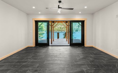 14144 Shore Dr, Truckee CA  96161-3412 exterior