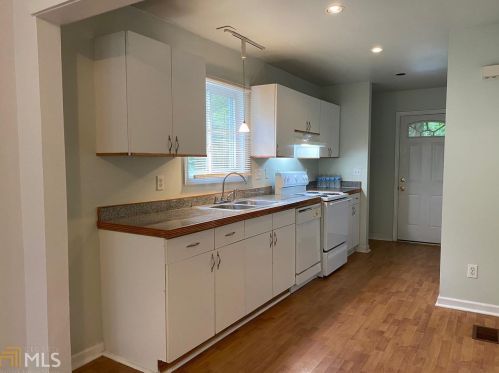 5779 Hillside Ave, Atlanta GA  30340-4325 exterior