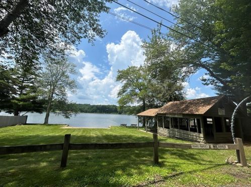 23 Lakeview Dr, Bethlehem, CT 06751-1310