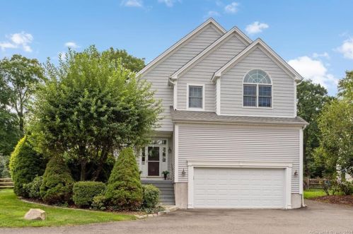 4 Silvermine Rdg, Norwalk, CT 06850-1043