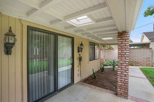 2935 Westridge Rd, Riverside CA  92506-4448 exterior