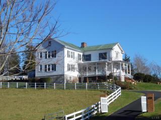 379 Sandidges Rd, Falconerville, VA 24521-3825