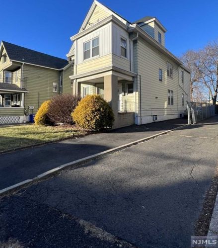 32 Watsessing Ave, Bloomfield, NJ 07003-4627