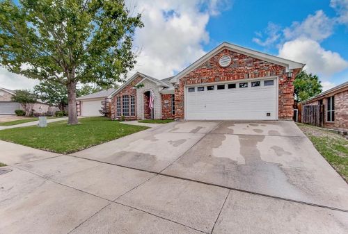 6208 Skyway Ct, Fort Worth, TX 76179-7720