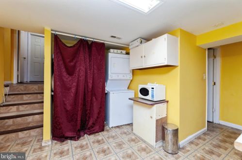 9504 Lawnsberry Ter, Silver Spring MD 20901-4714 exterior