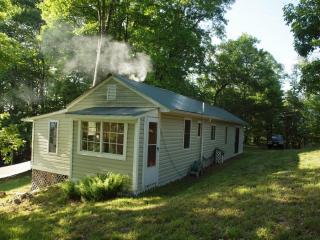 205 Cool Ln, Franklin WV  26807 exterior