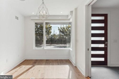 138 Front St, Philadelphia PA  19106-0020 exterior