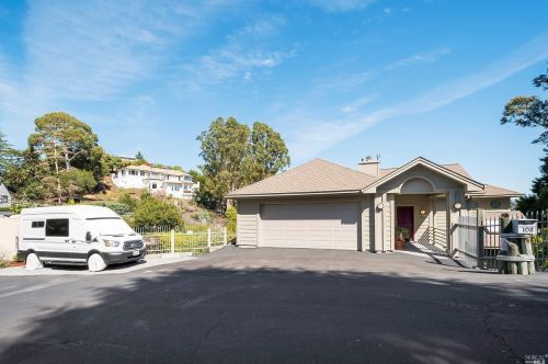 108 Marina Court Dr, San Rafael, CA 94901-3520
