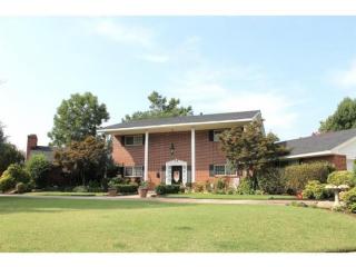 1200 Greenbriar Ct, Norman, OK 73072-6801
