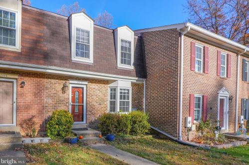 6446 Shannon Station Ct, Springfield VA  22152-2127 exterior