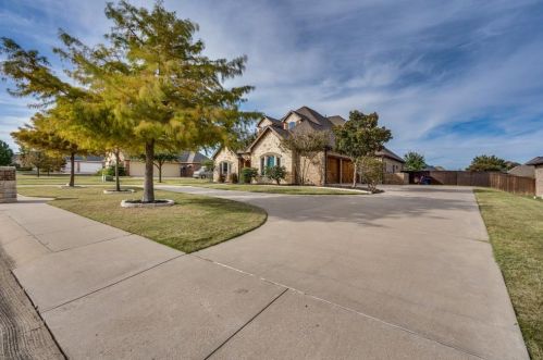 8251 St Johns Dr, Waxahachie, TX 75167-7298