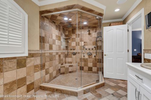 23 Oxford Dr, Tinton Falls NJ 07712-3265 exterior