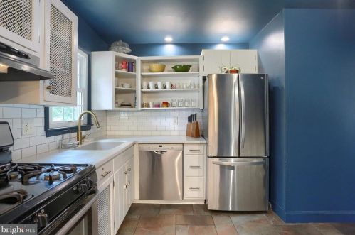 2861 Southwick Dr, Lancaster PA  17601-3547 exterior