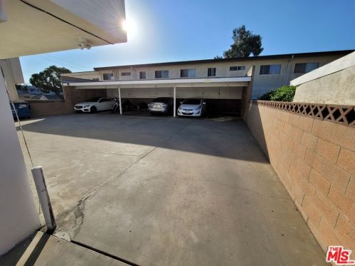 342 Stepney St, Inglewood, CA 90302-2441