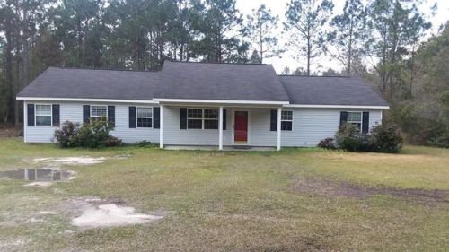 1072 Lawanna Dr, Baxley, GA 31513-6860