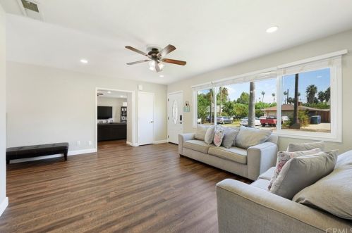 7215 Pontoosuc Ave, Riverside, CA 92504-4933
