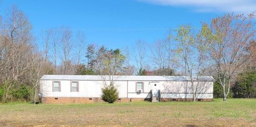 540 Hampton Rd, Eden, NC 27288-7949